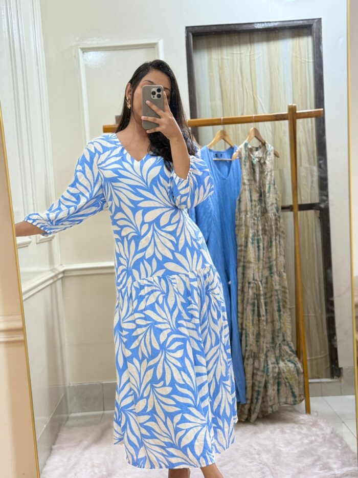 Leaf print V-neck blouse in blue and white - breathable cotton Midifor women