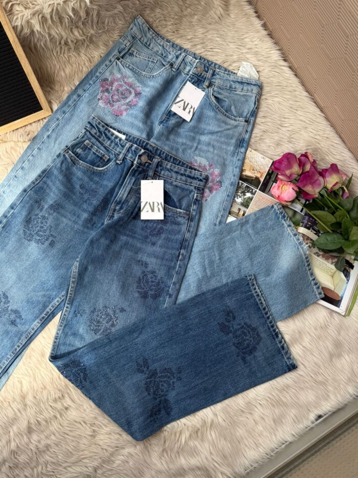 embroidered midwaist denim jeans in two blue washes